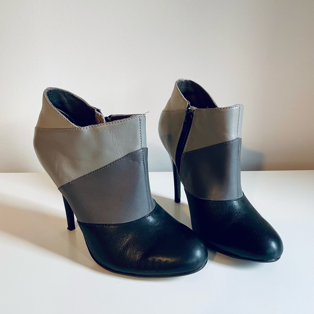 Rare United Nude Shades of Grey Ankle Boot